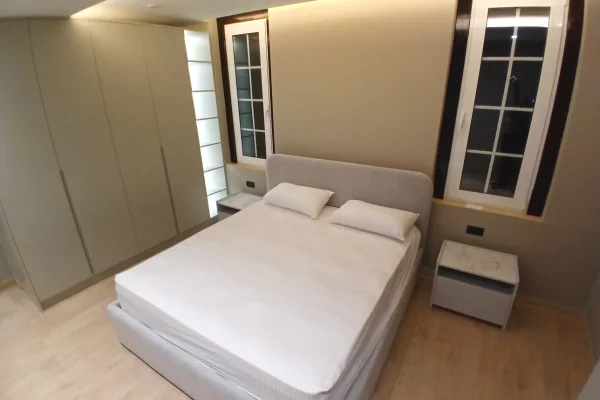 Shtepi me qera 3+1 ne Tirane - 1,200 Euro