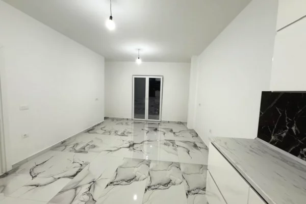 Shtepi me qera 2+1 ne Tirane - 350 Euro
