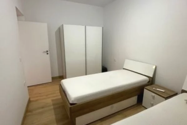 Shtepi me qera 2+1 ne Tirane - 600 Euro