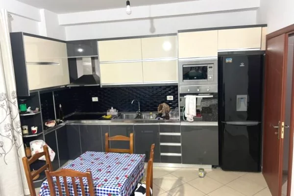 Shtepi me qera 1+1 ne Tirane - 400 Euro