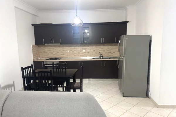 Shtepi me qera 2+1 ne Tirane - 500 Euro