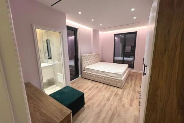 Shtepi me qera 3+1 ne Tirane - 1,200 Euro