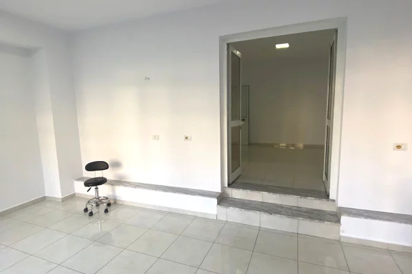 Business Property for Rent 3+1 in Tirana - 700 Euro