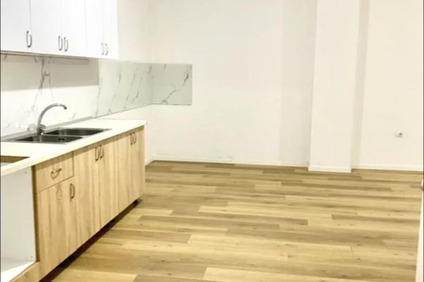Business Property for Rent 3+1 in Tirana - 500 Euro