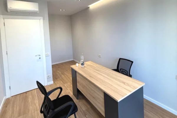 Ambient biznesi me qera 3+1 ne Tirane - 700 Euro