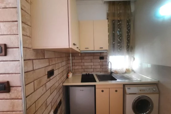 Shtepi me qera Garsoniere ne Tirane - 400 Euro