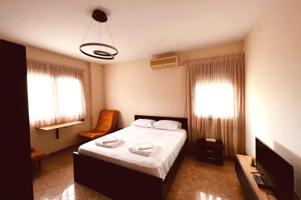 Shtepi me qera 2+1 ne Tirane - 700 Euro