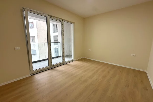 Ambient biznesi me qera 3+1 ne Tirane - 550 Euro