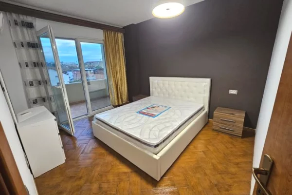 Shtepi me qera 3+1 ne Tirane - 700 Euro