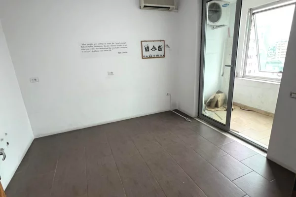 Ambient biznesi me qera 3+1 ne Tirane - 700 Euro