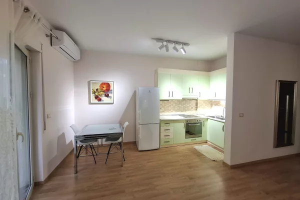 Shtepi me qera 2+1 ne Tirane - 800 Euro