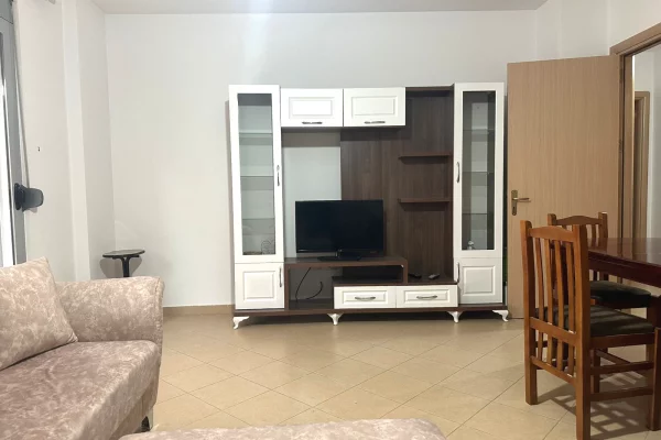 Shtepi me qera 1+1 ne Tirane - 500 Euro