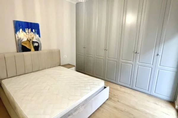 Shtepi me qera 2+1 ne Tirane - 750 Euro