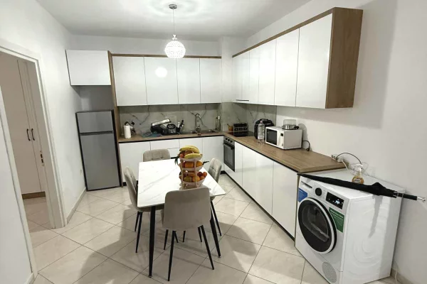 Shtepi me qera 2+1 ne Tirane - 550 Euro