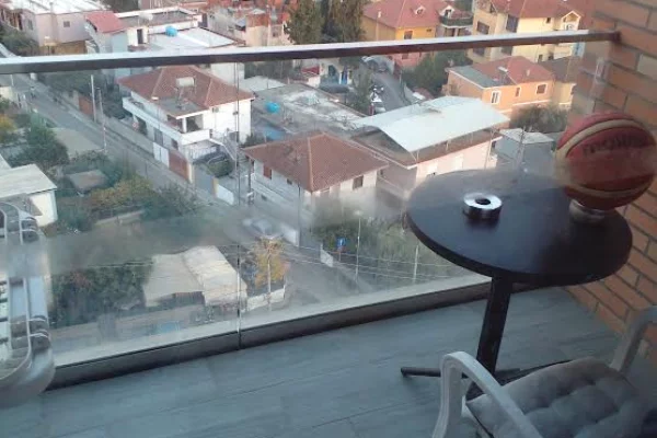 Shtepi me qera 2+1 ne Tirane - 670 Euro