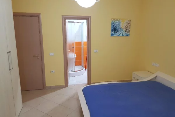 Shtepi me qera 2+1 ne Tirane - 700 Euro