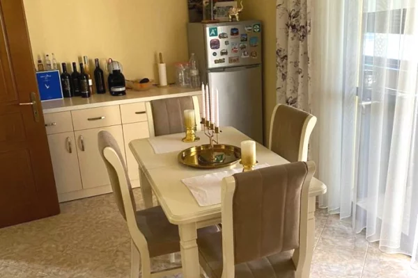 Jepet apartament 1+1 me qira tek Rruga e Kavajes , prane ELEKTROSEK HIKVISION , Square 21 , Kompleks