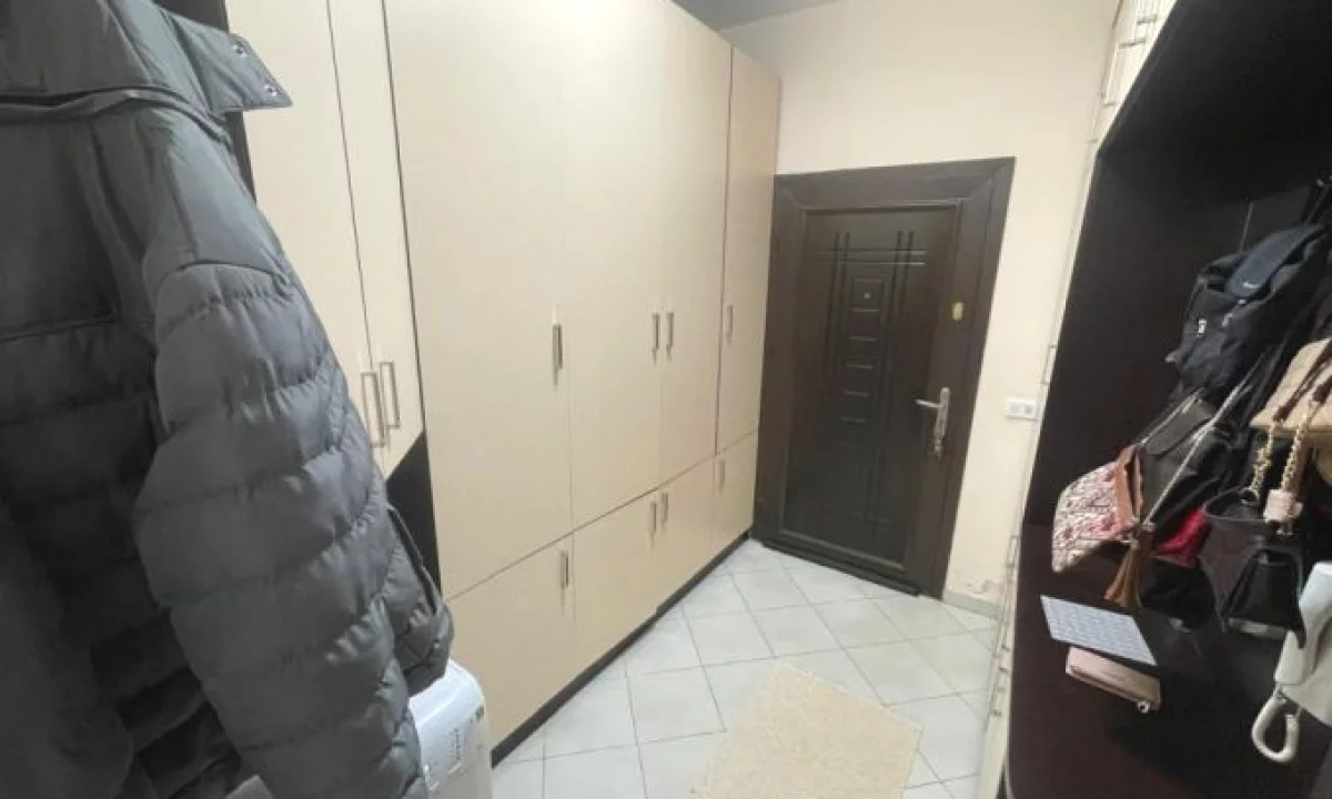 Shtepi me qera Apartament ne Tirane, 1+1, Mobilimi E mobiluar, Pagesa 300  Euro.