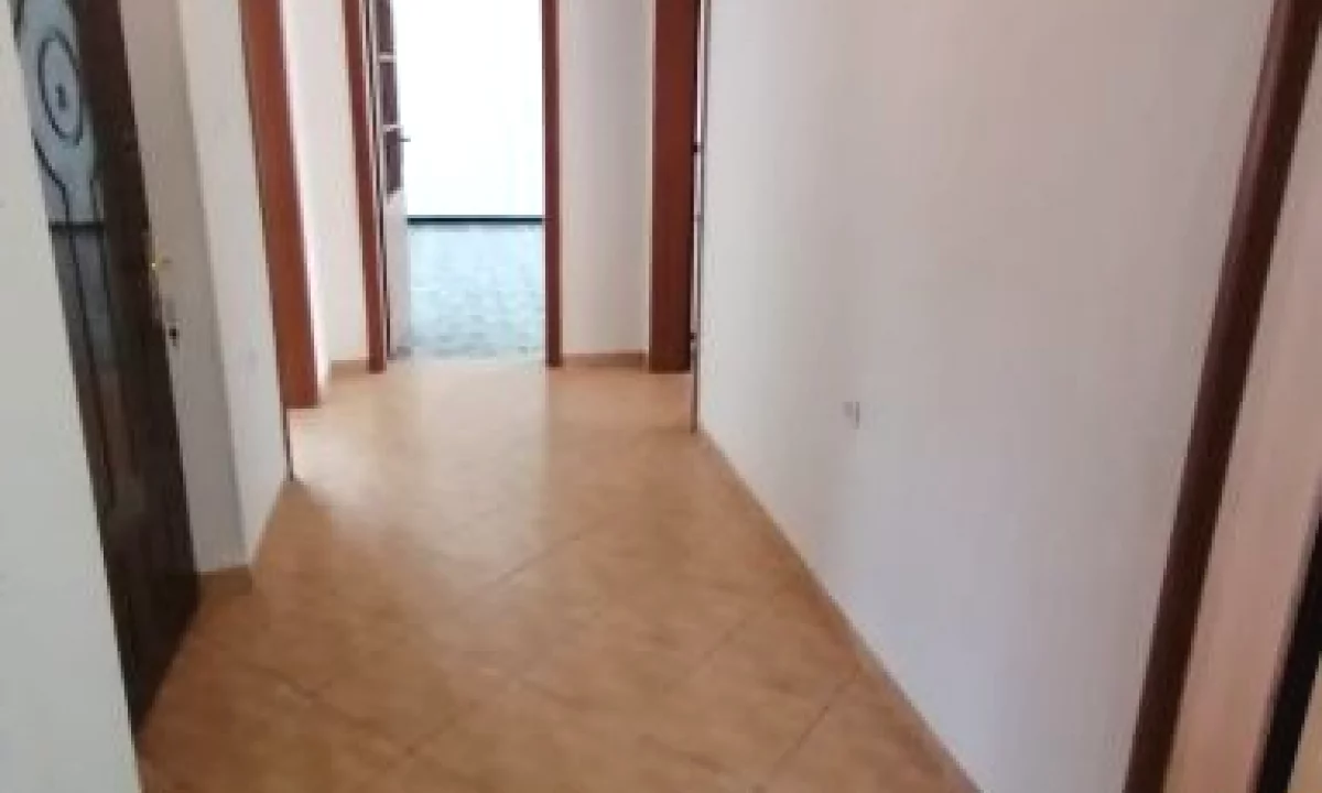 Shtepi me qera Apartament ne Tirane, 2+1, Mobilimi E mobiluar, Pagesa 500  Euro.