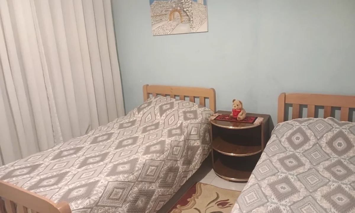 Shtepi me qera Apartament ne Tirane, 2+1, Mobilimi E mobiluar, Pagesa 550  Euro.