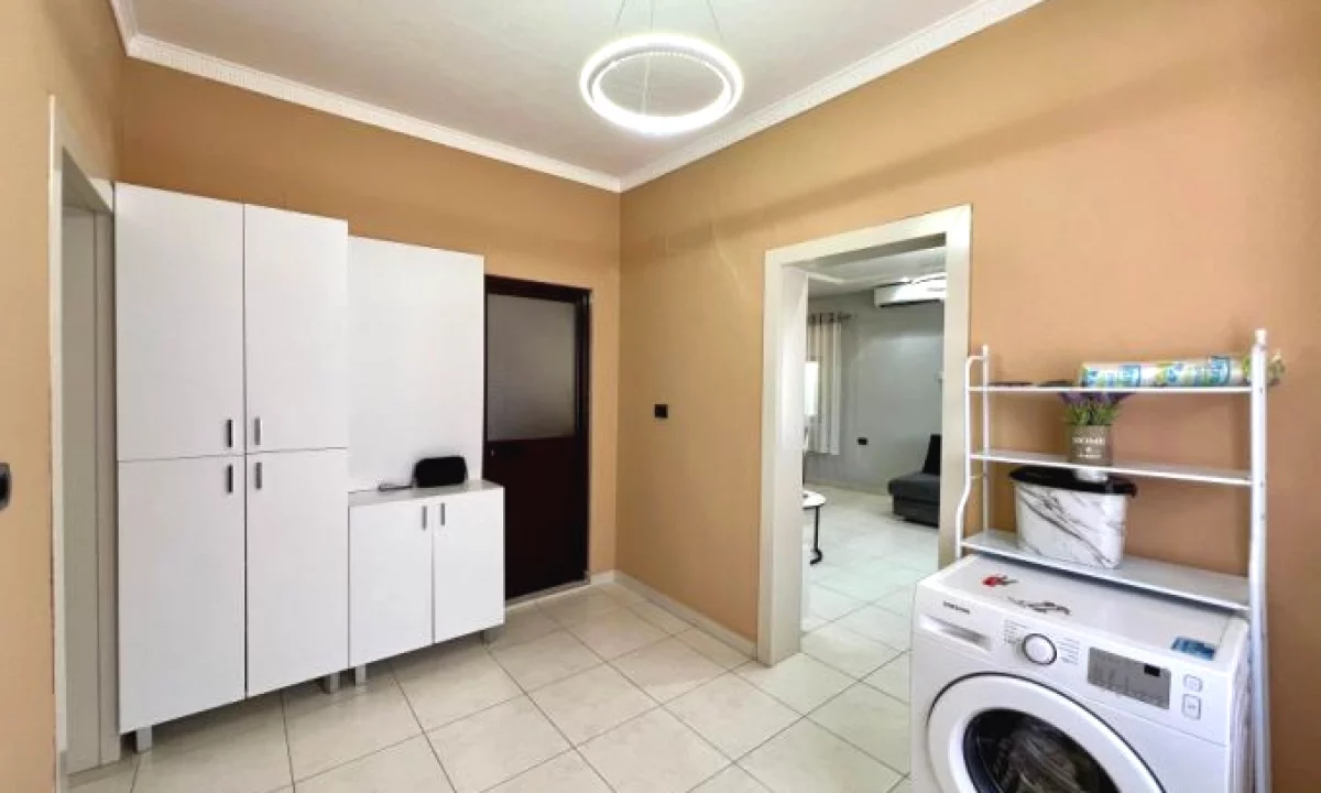 Shitet Truall + Vile 1 Kateshe tek Ish Dogana ,Tirane , Laprake , Astir .