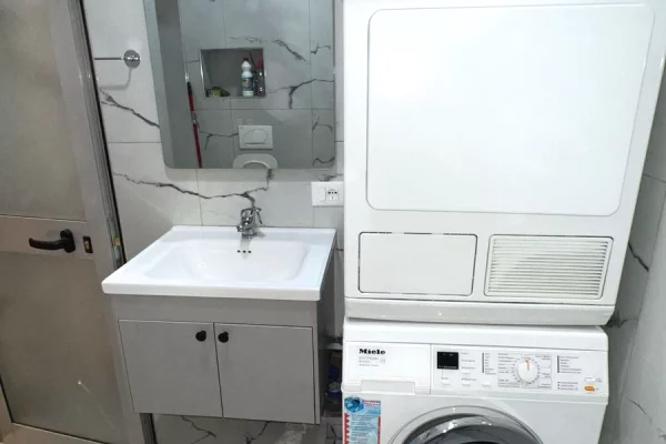 Shtepi me qera Garsoniere ne Tirane - 650 Euro