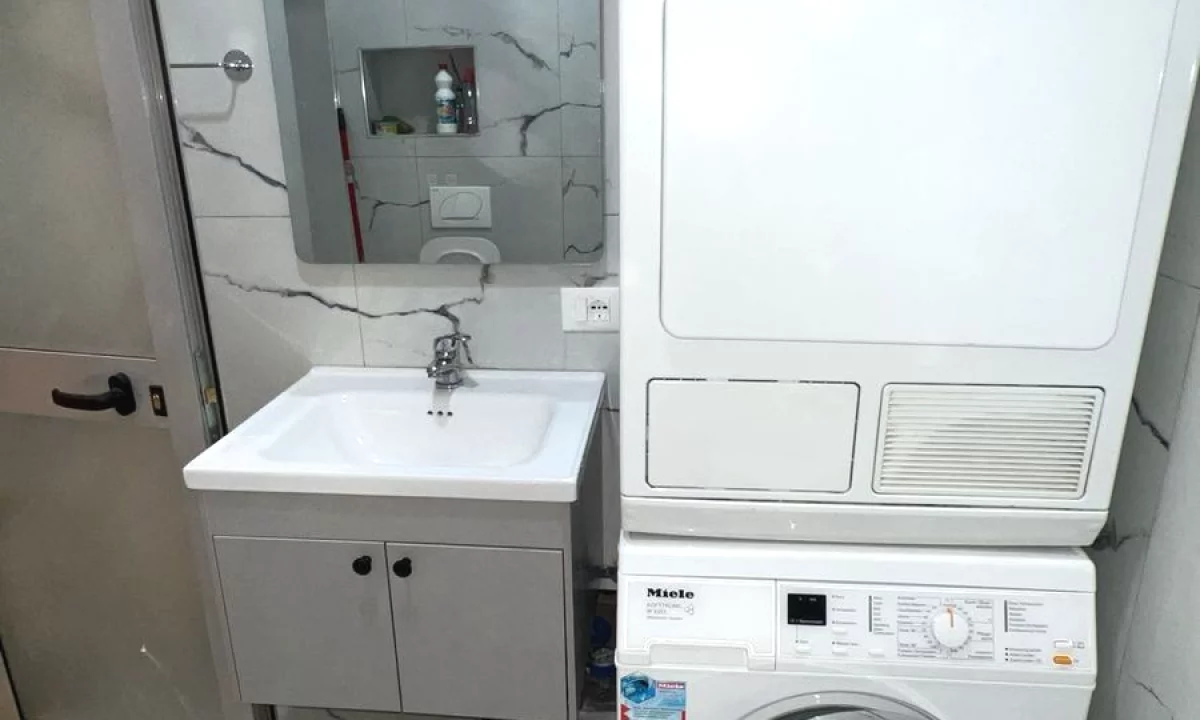 Shtepi me qera Apartament ne Tirane, Garsoniere, Mobilimi E mobiluar, Pagesa 650  Euro.