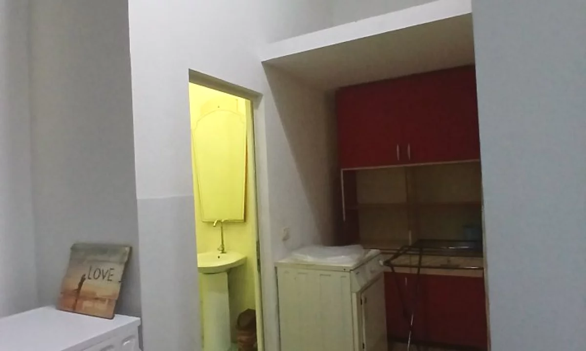 Shtepi me qera Apartament ne Tirane, 1+1, Mobilimi E mobiluar, Pagesa 350  Euro.