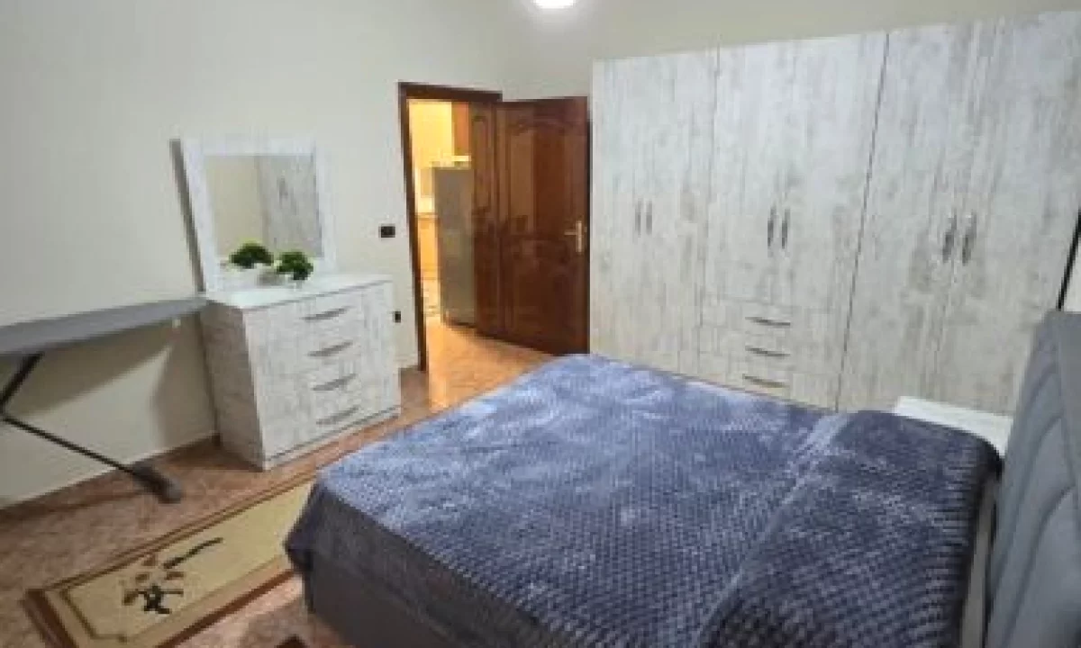 Shtepi me qera Apartament ne Tirane, 1+1, Mobilimi E mobiluar, Pagesa 450  Euro.