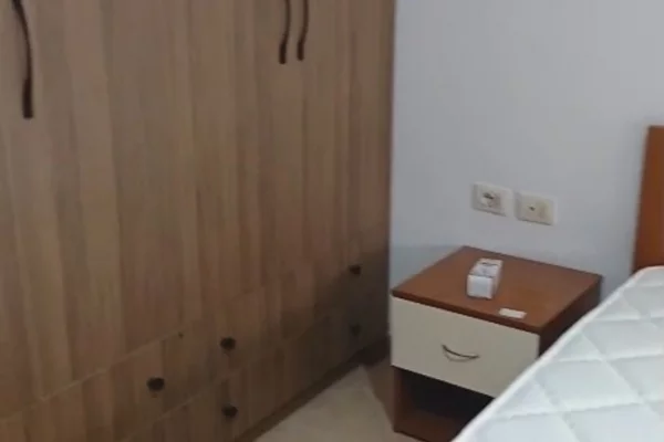 Shtepi me qera 2+1 ne Tirane - 450 Euro