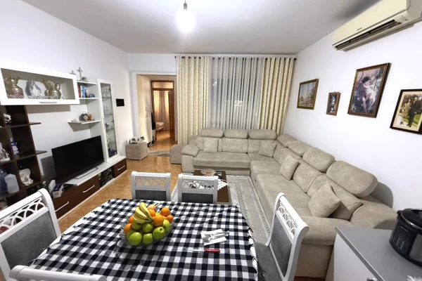 Shitet vile 2 kate ne Astir , prane R-Led Retrofit Headlights AL , Kashar , Yzberisht , Ish Dogana ,