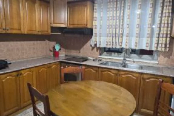 Shtepi me qera 3+1 ne Tirane - 800 Euro