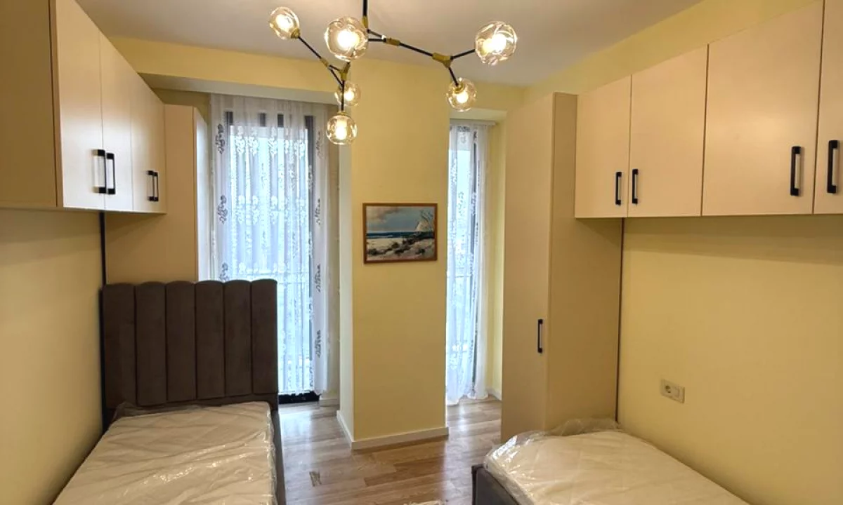 Shtepi me qera Apartament ne Tirane, 2+1, Mobilimi E mobiluar, Pagesa 1,200  Euro.