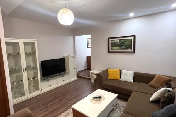 Shtepi me qera 3+1 ne Tirane - 600 Euro