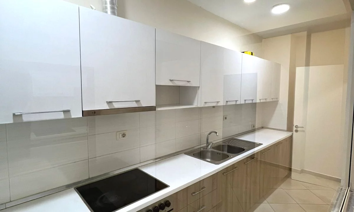 Shtepi me qera Apartament ne Tirane, 1+1, Mobilimi E mobiluar, Pagesa 400  Euro.