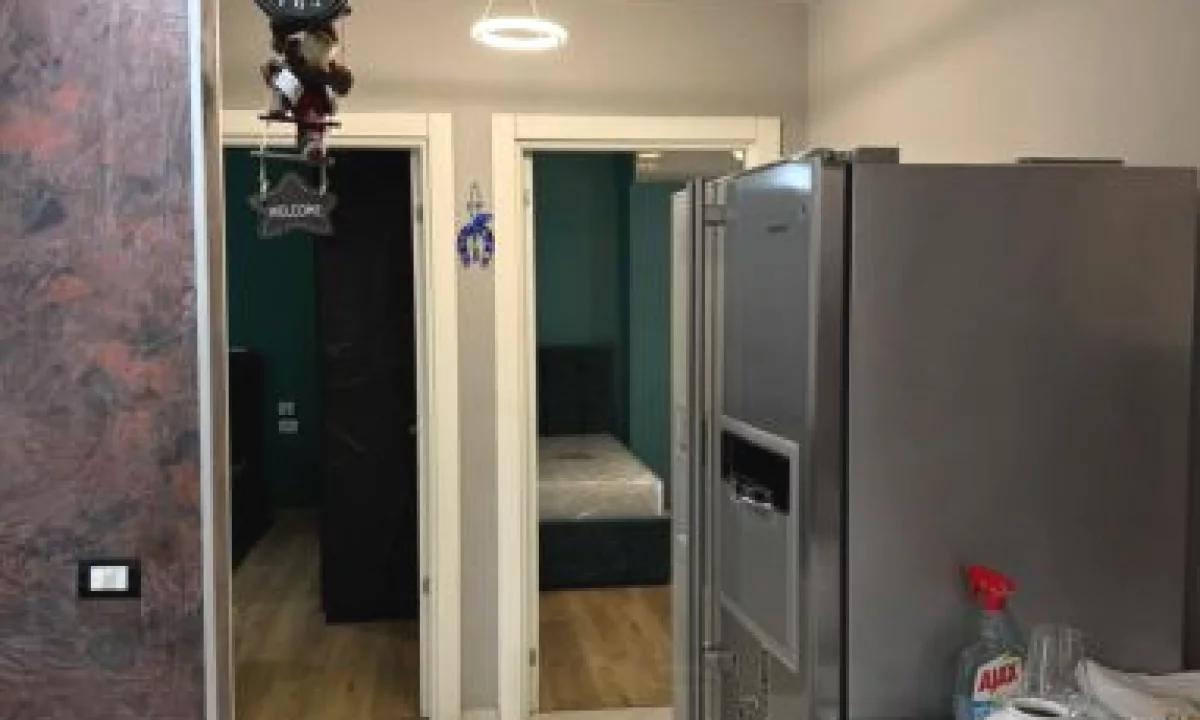 Shtepi me qera Apartament ne Tirane, 3+1, Mobilimi E mobiluar, Pagesa 500  Euro.