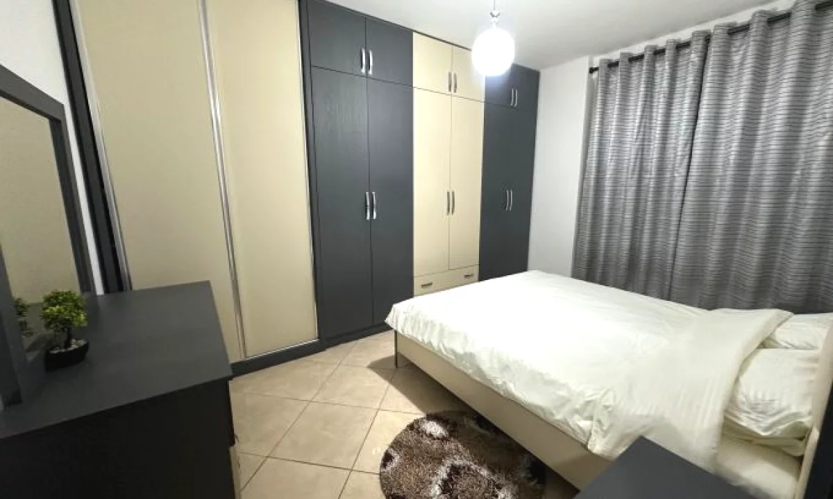 Shtepi me qera Apartament ne Tirane, 2+1, Mobilimi E mobiluar, Pagesa 800  Euro.