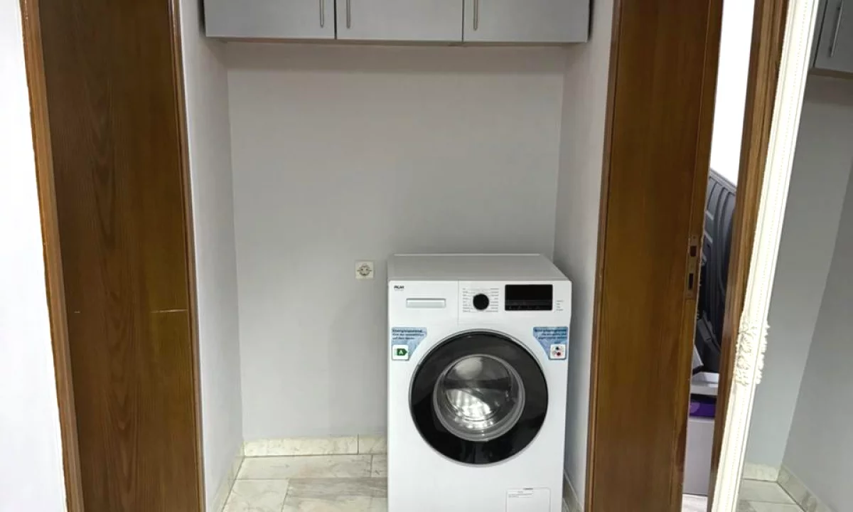 Shtepi me qera Apartament ne Tirane, 1+1, Mobilimi E mobiluar, Pagesa 500  Euro.