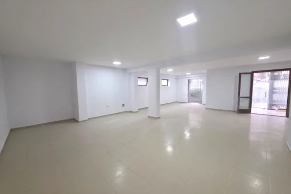 Ambient biznesi me qera 1+1 ne Tirane - 900 Euro