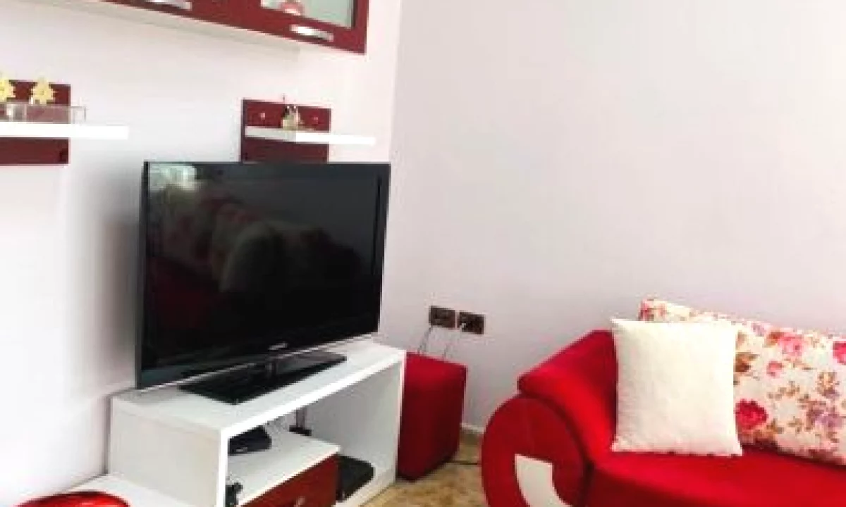 Shtepi me qera Apartament ne Tirane, 2+1, Mobilimi E mobiluar, Pagesa 600  Euro.