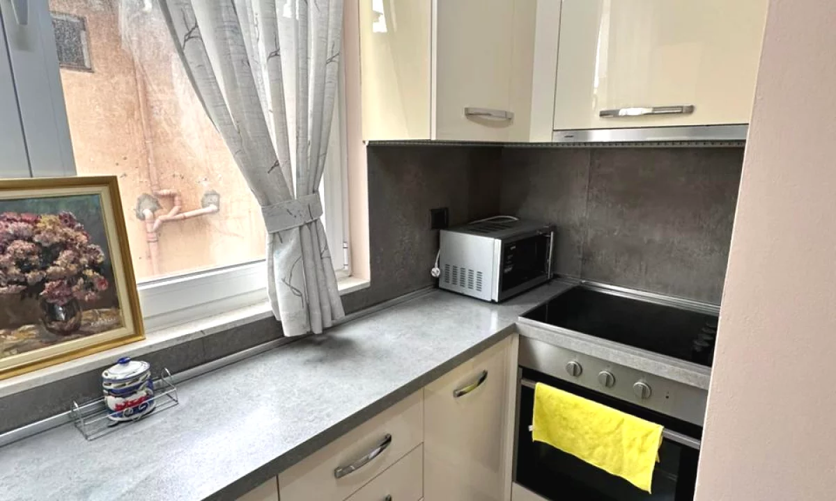 Shtepi me qera Apartament ne Tirane, 2+1, Mobilimi E mobiluar, Pagesa 700  Euro.
