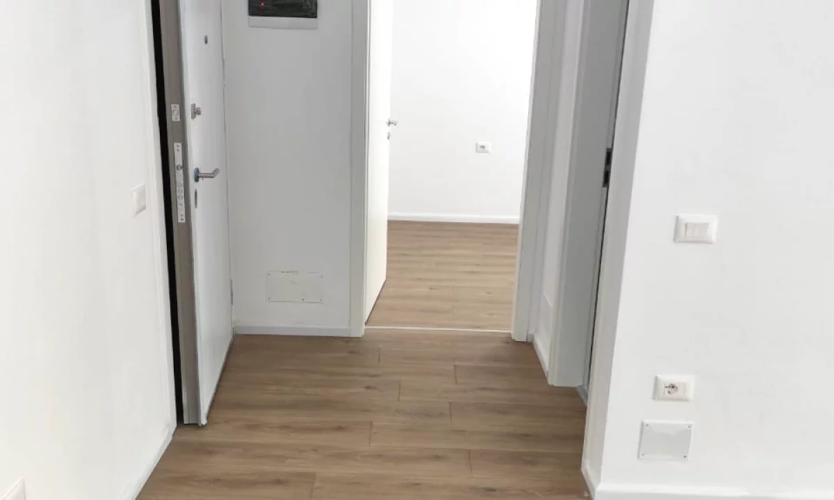 Shtepi ne shitje Apartament ne Tirane, 2+1, Mobilimi Bosh, pa mobiluar, Pagesa 163,850  Euro.