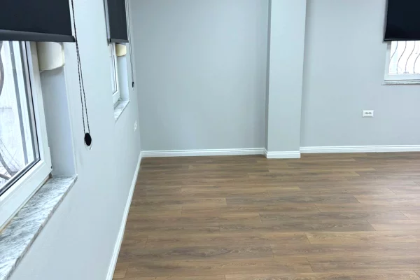 Jepet ambient biznesi me qira , tek Toptani , prane Akullore Aroma , Qender , Sheshi Skenderbej .