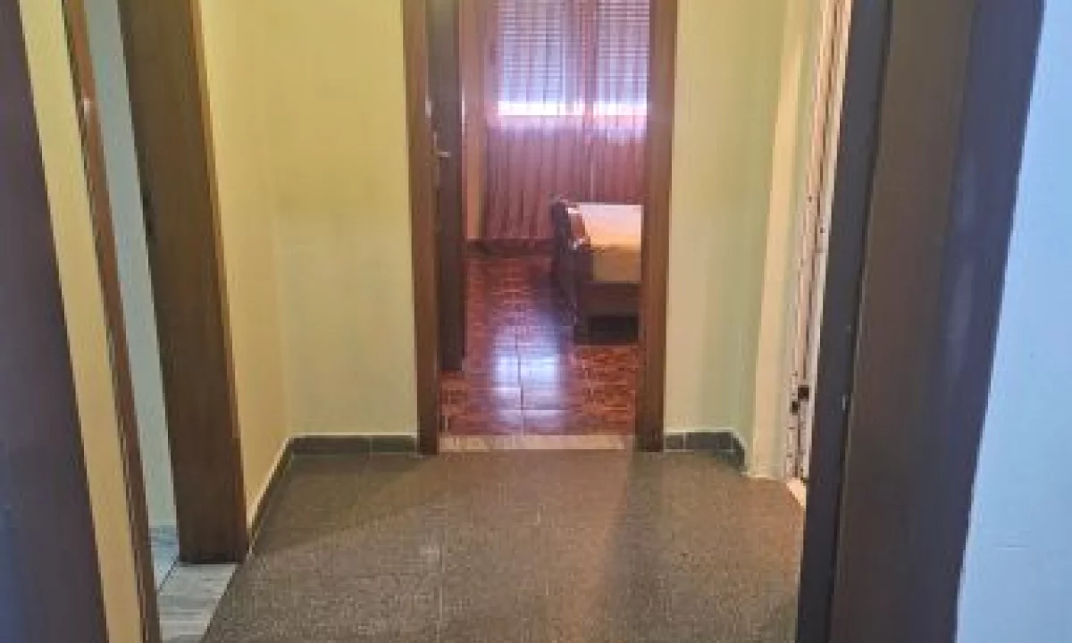 Shtepi me qera Apartament ne Tirane, 1+1, Mobilimi E mobiluar, Pagesa 400  Euro.