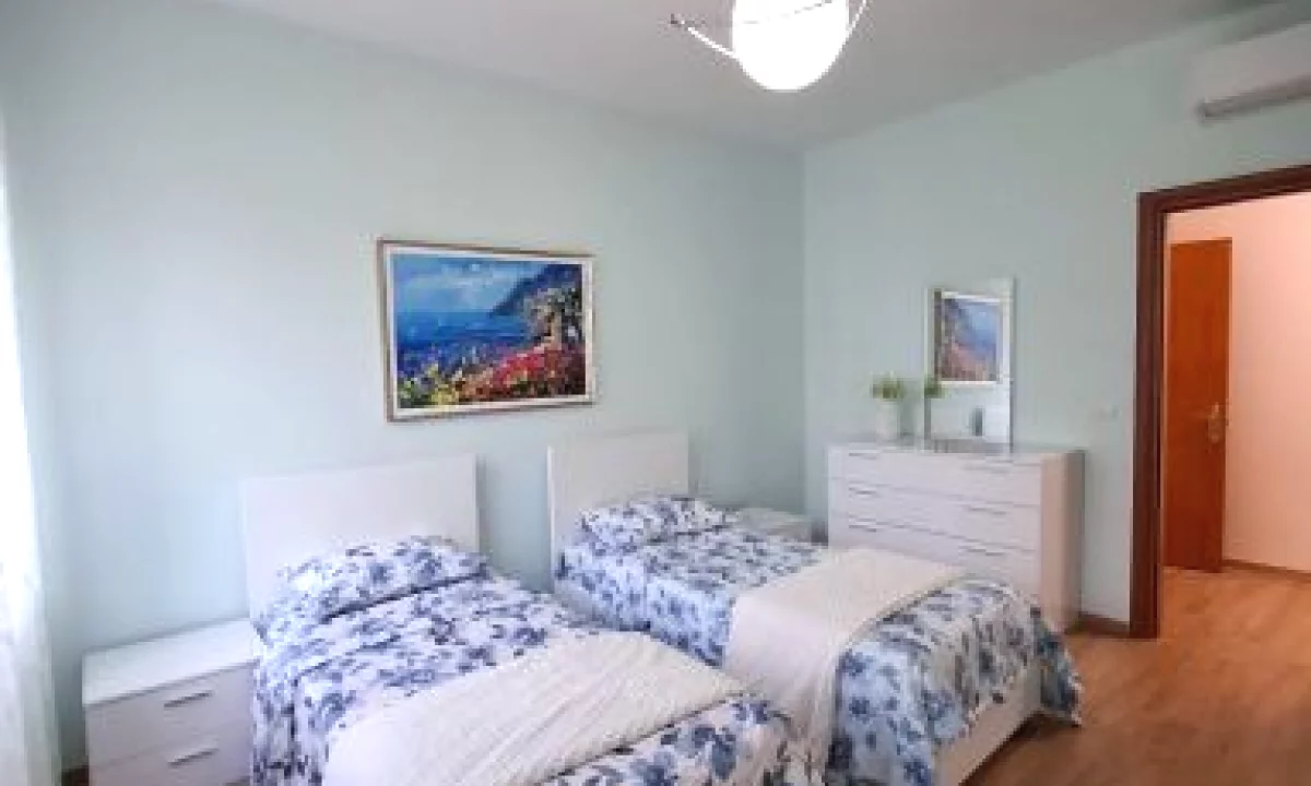 Shtepi me qera Apartament ne Tirane, 2+1, Mobilimi E mobiluar, Pagesa 700  Euro.