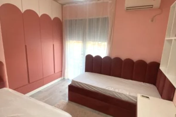 Shtepi me qera 2+1 ne Tirane - 750 Euro
