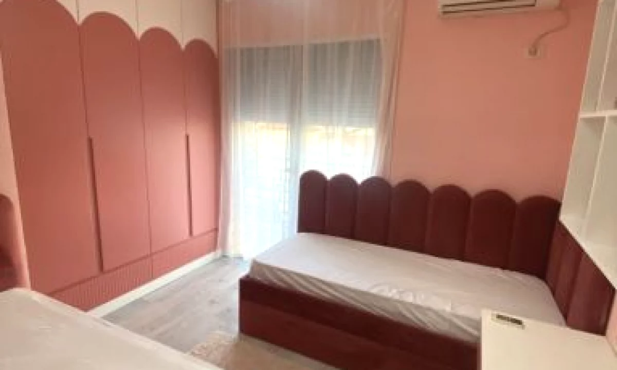 Shtepi me qera Apartament ne Tirane, 2+1, Mobilimi E mobiluar, Pagesa 750  Euro.