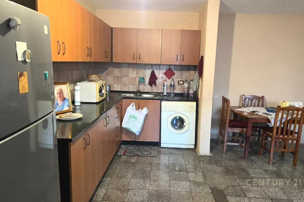 Shtepi ne shitje 2+1 ne Tirane - 210,000 Euro