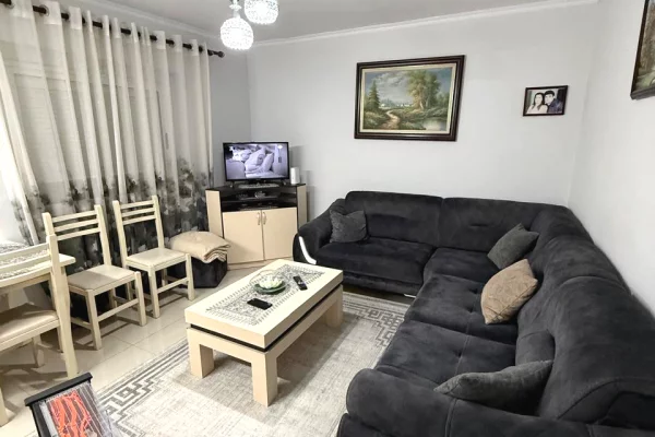 Shtepi ne shitje 2+1 ne Tirane - 90,000 Euro