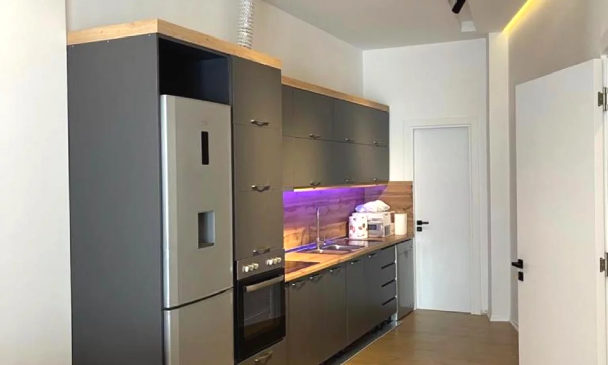 Appartamento in affitto a Tirana 1+1, Arredato